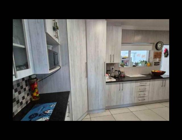 5 BEDROOM HOUSE FOR SALE IN DANA BAY